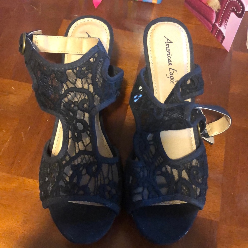 American Eagle Sandals